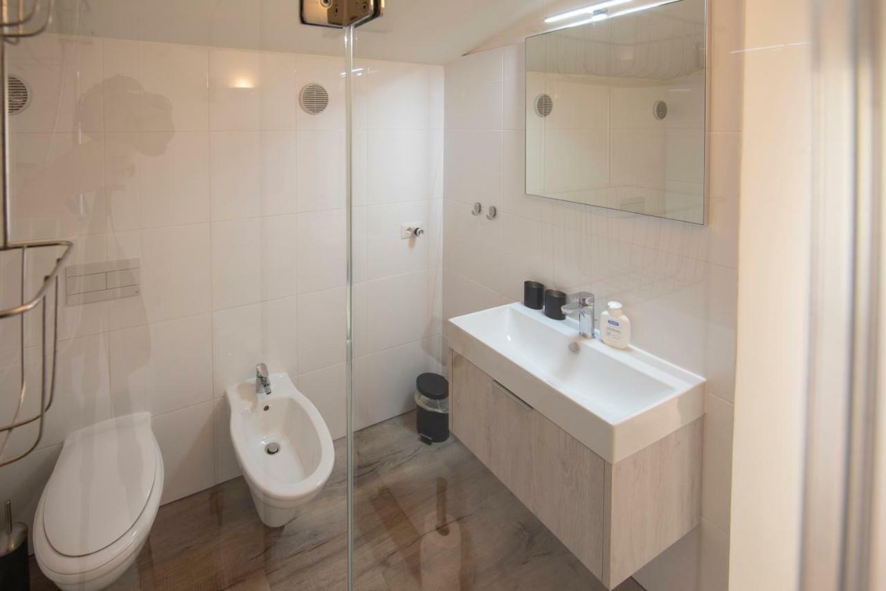 The Loft Apartment Monte del Lago Ngoại thất bức ảnh
